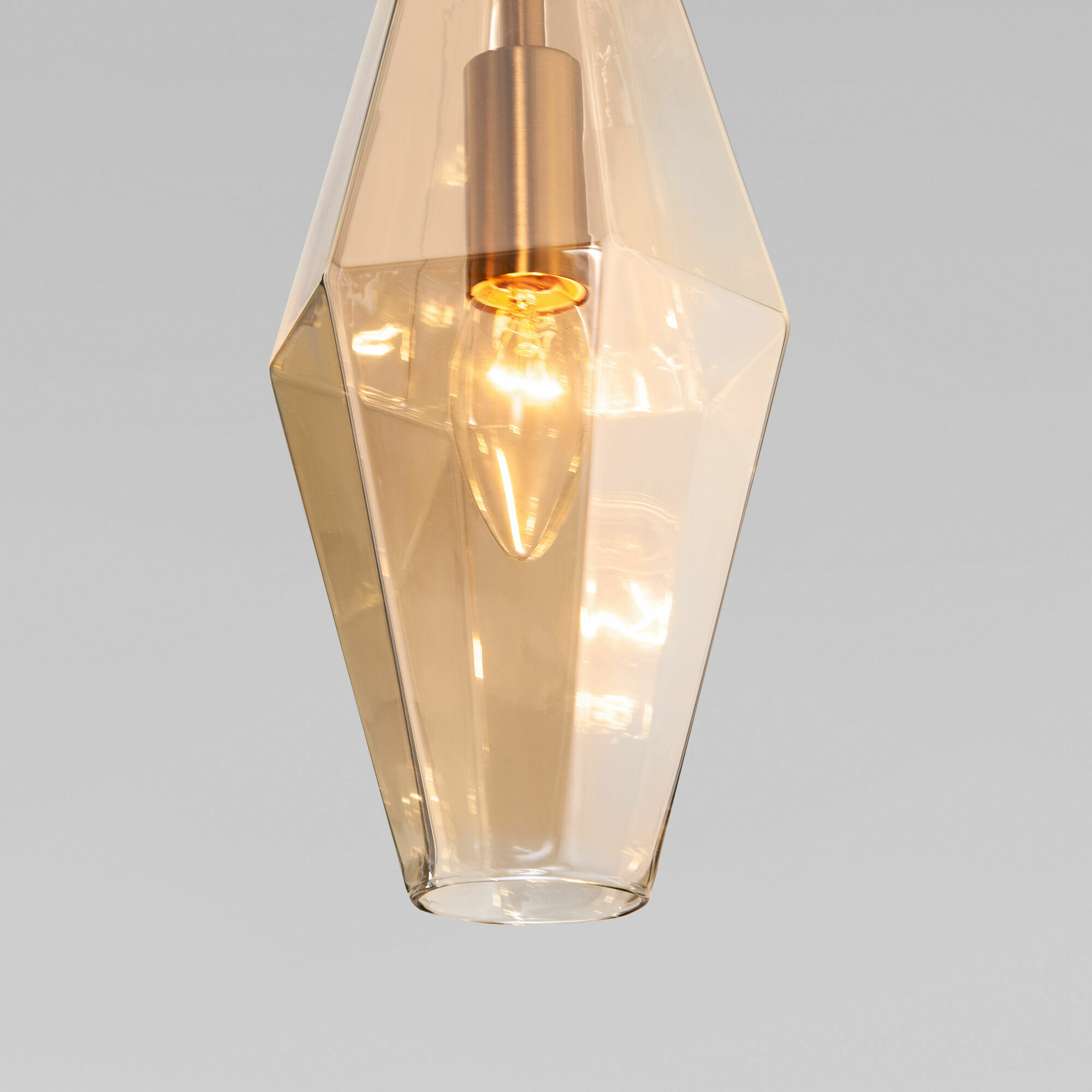 Подвесной светильник с регулировкой по высоте Eurosvet Prism 50236/1 янтарный