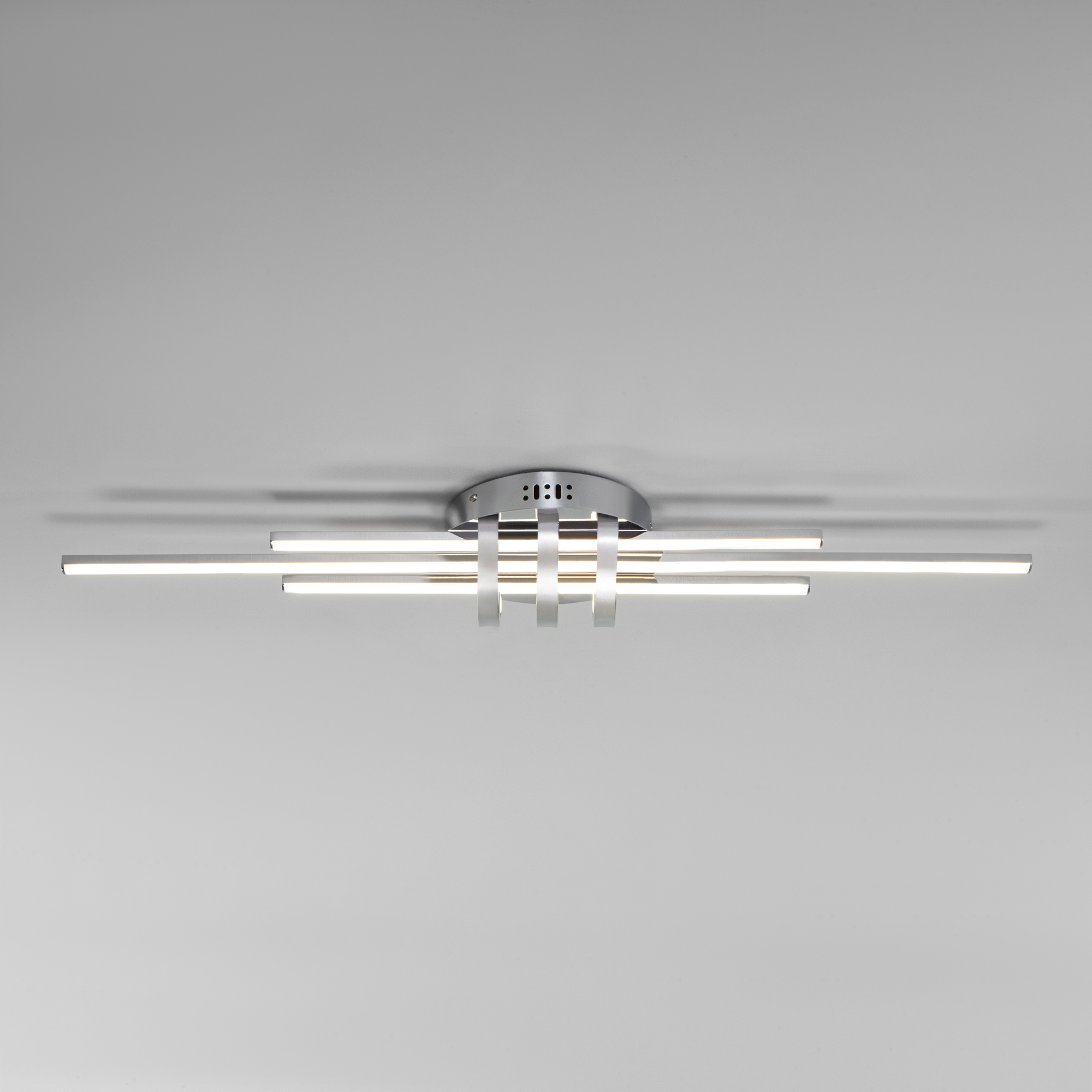 Потолочный светильник с пультом ДУ Eurosvet Skyline 90243/3 хром