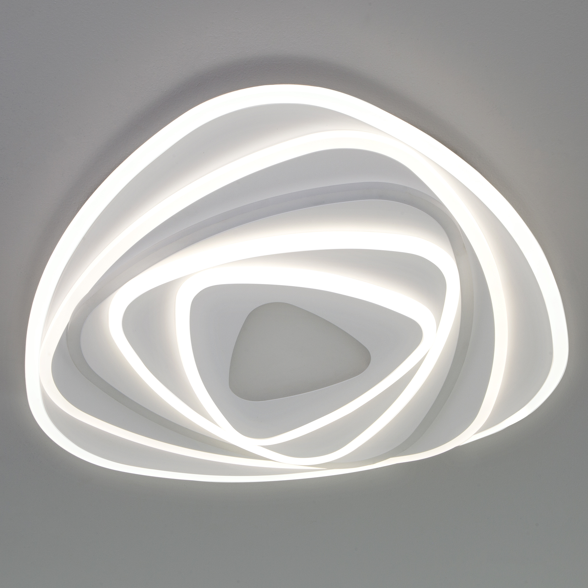 Потолочный светодиодный светильник Eurosvet Coloris 90225/1 белый