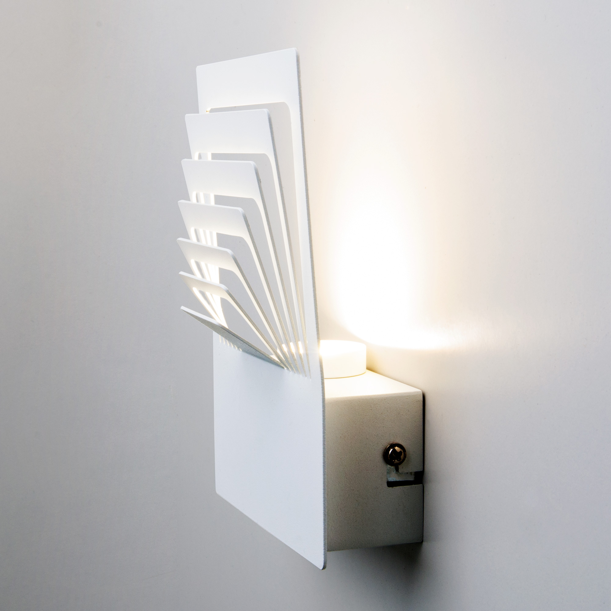 Настенный светодиодный светильник Elektrostandard Onda MRL LED 1024 белый