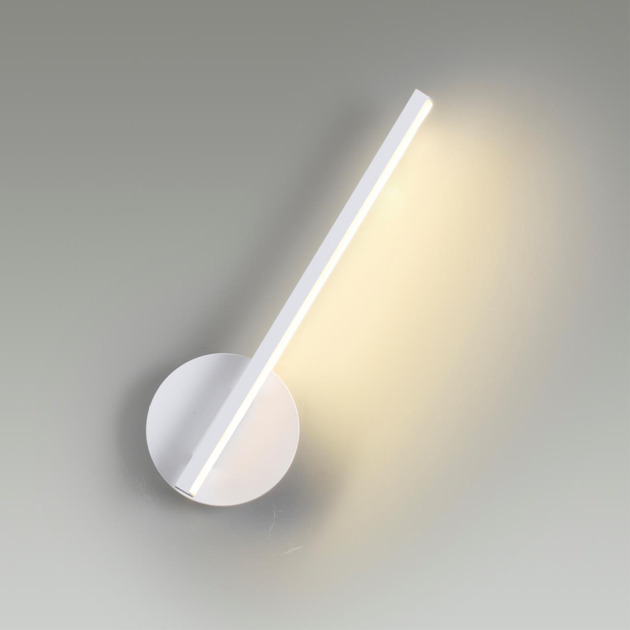 Настенный поворотный светодиодный светильник в виде палочки Lumion ELERI 5604/9WL