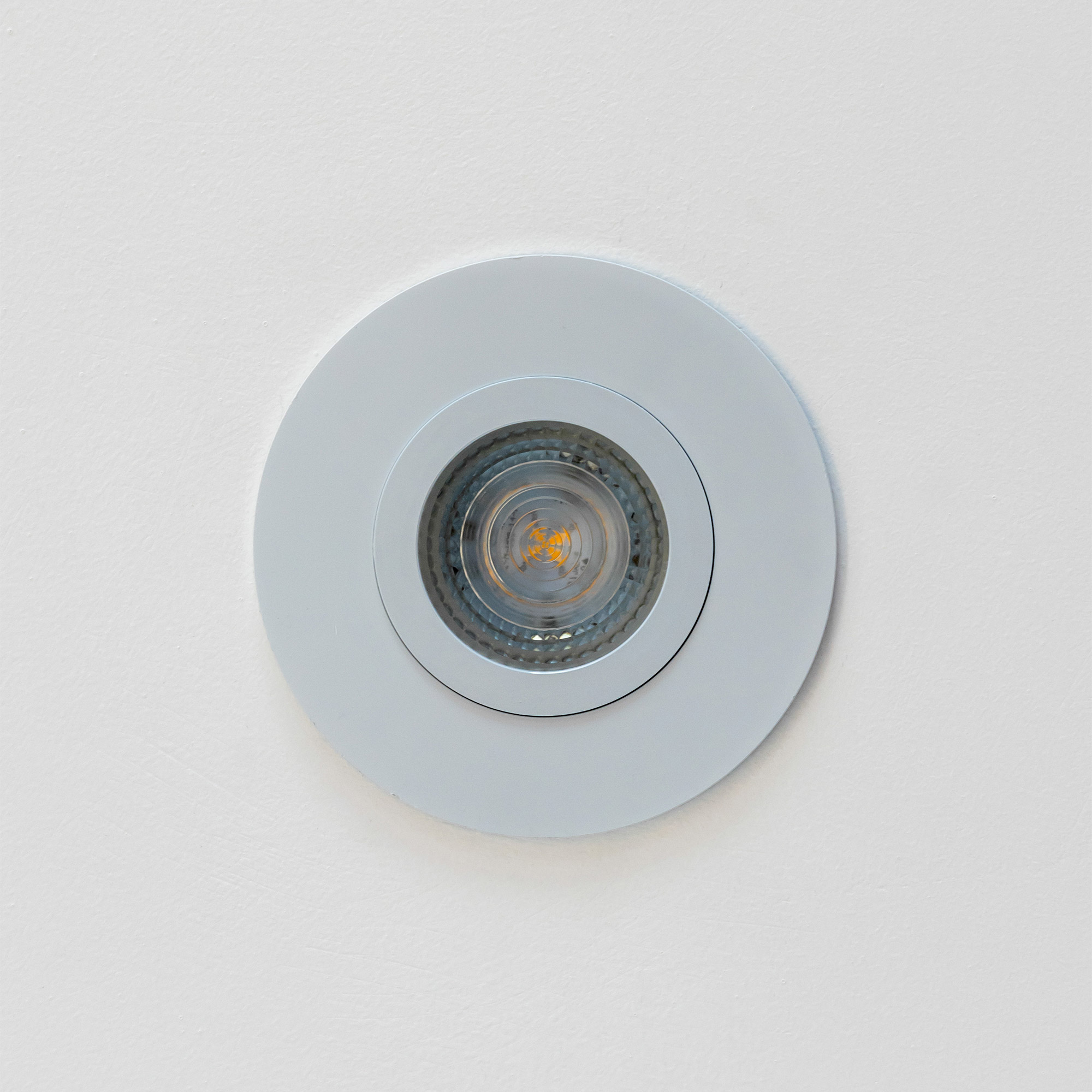 Встраиваемый точечный светильник Elektrostandard Dorma 2100 MR16 WH белый