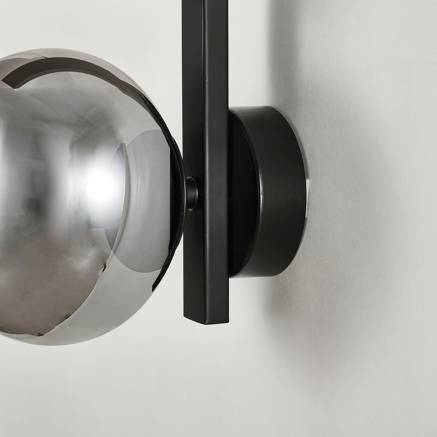 Бра, настенный светильник с круглым плафоном Favourite Arcata 4054-1W